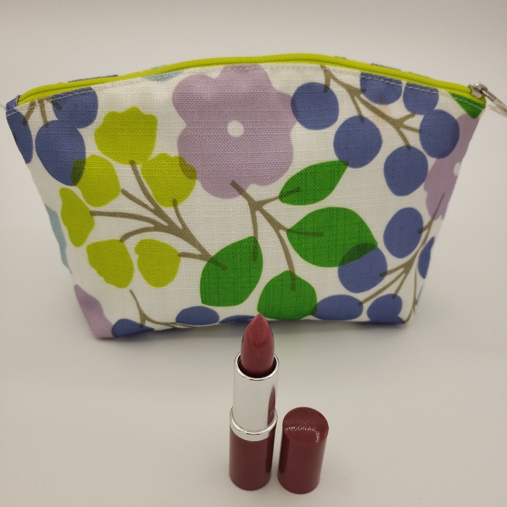 Clinique Lipstick and Cosmetic Bag Set